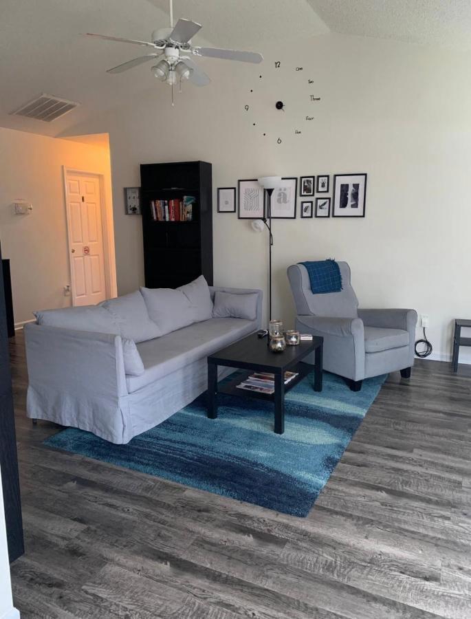 Locked In Apartment Charlotte Bagian luar foto